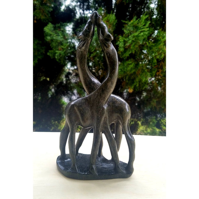Kissing Giraffe Couple Sculpture – Black Serpentine | Glossy Finish